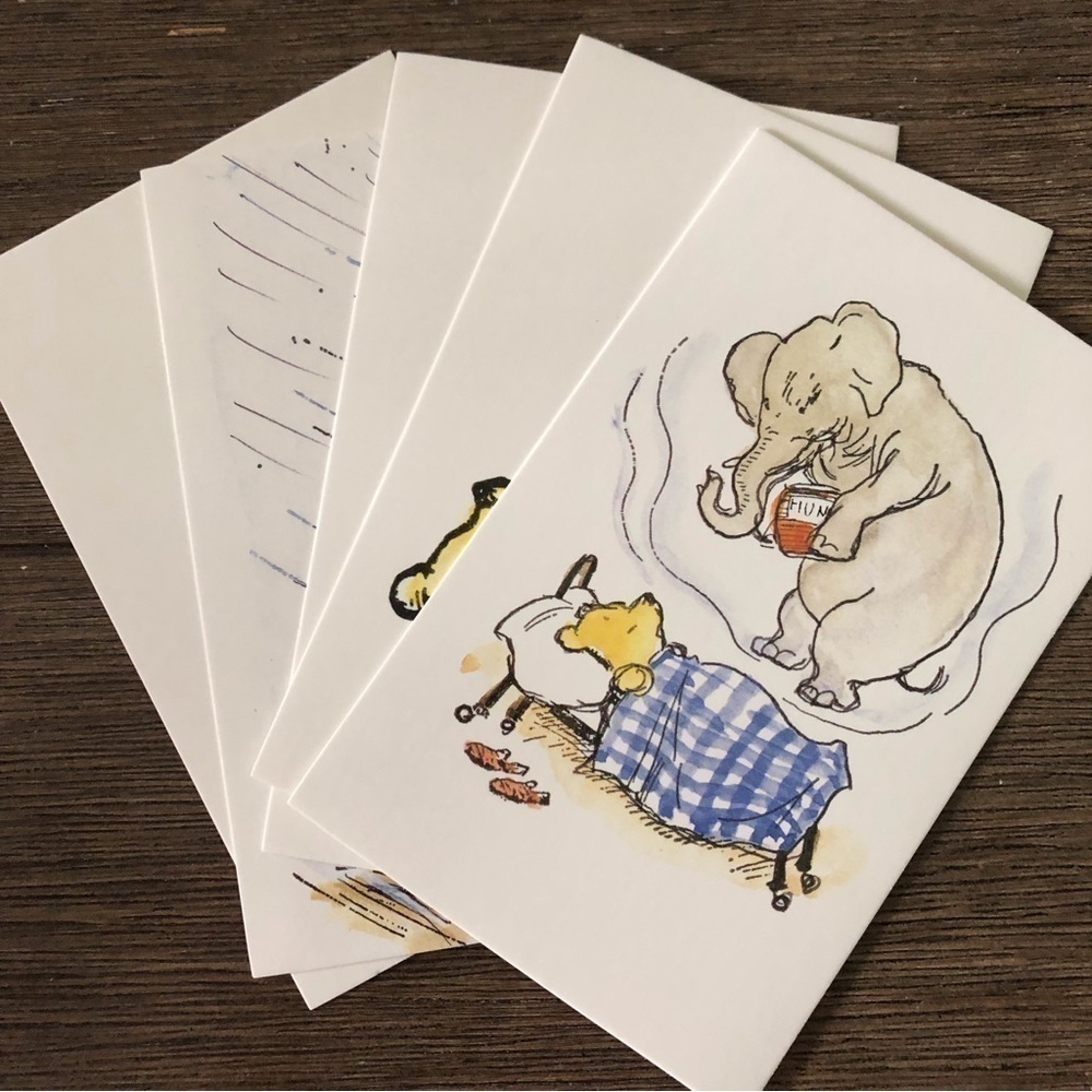 Disney's Winnie the Pooh Classic Illustration postcards: Pooh Bear 5ct